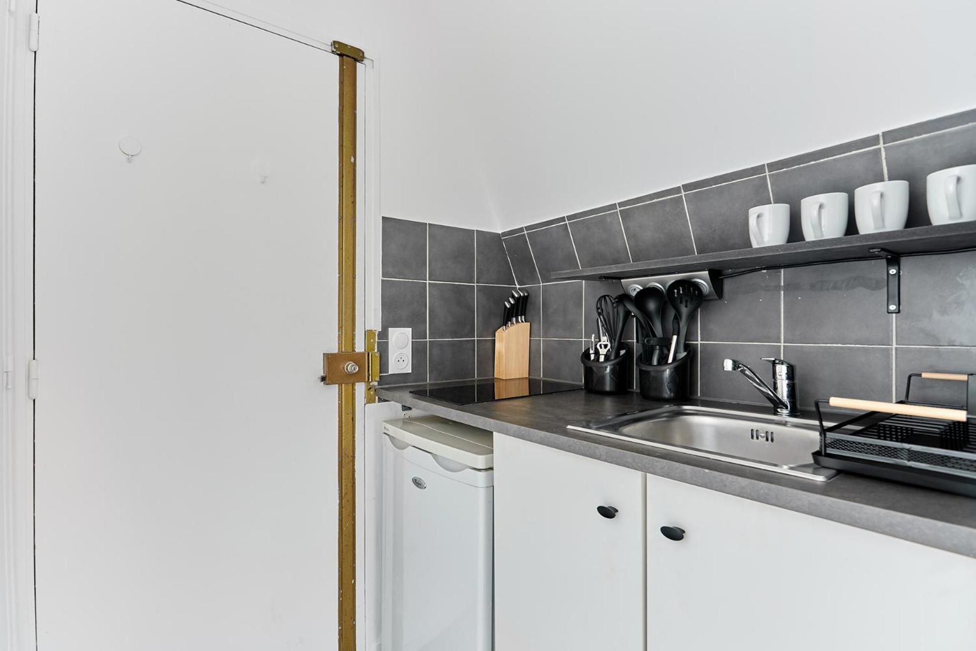 Charming 1 Bedroom Flat Coeur Du Marais By Prestige Apartment *