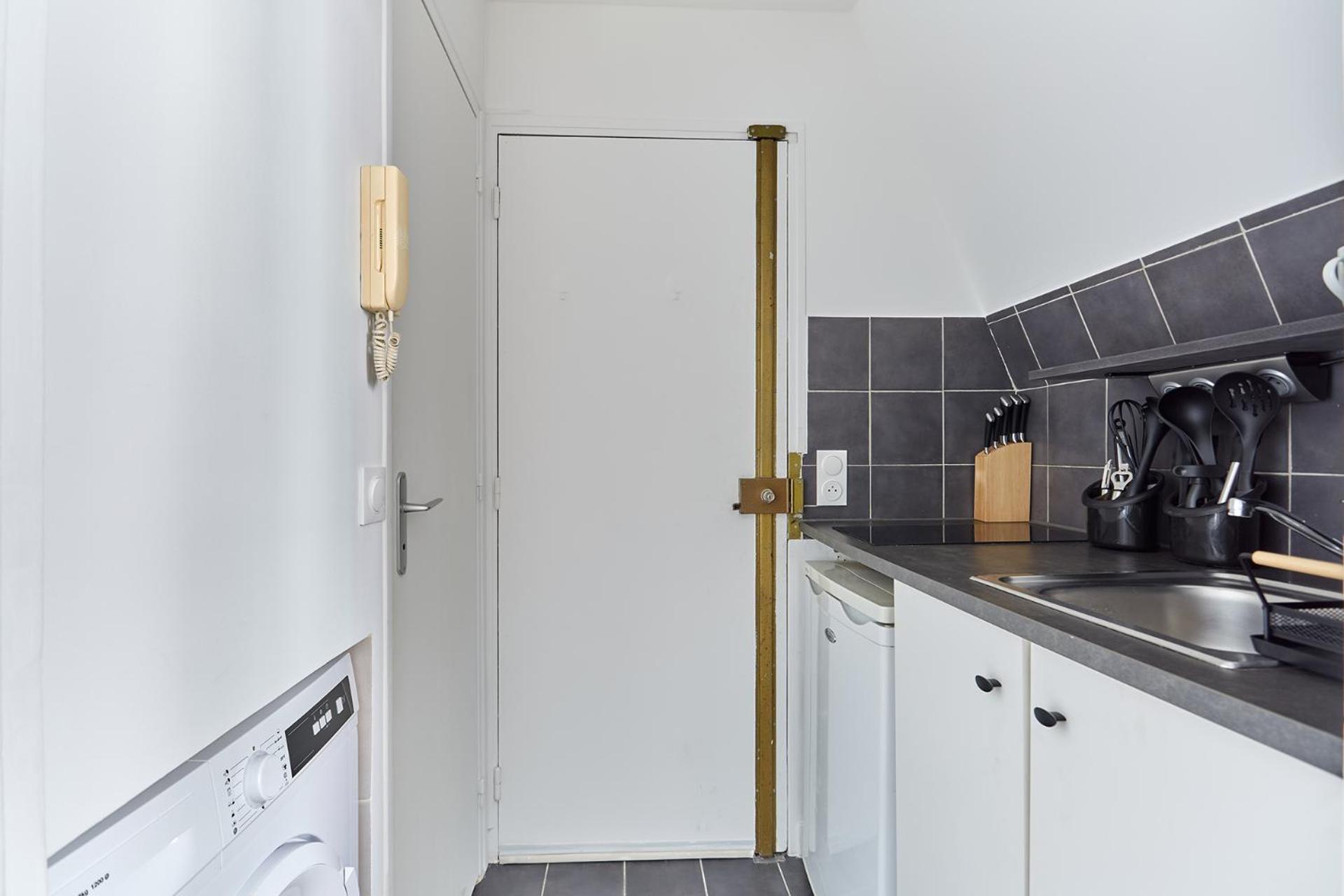Charming 1 Bedroom Flat Coeur Du Marais By Prestige Apartment *