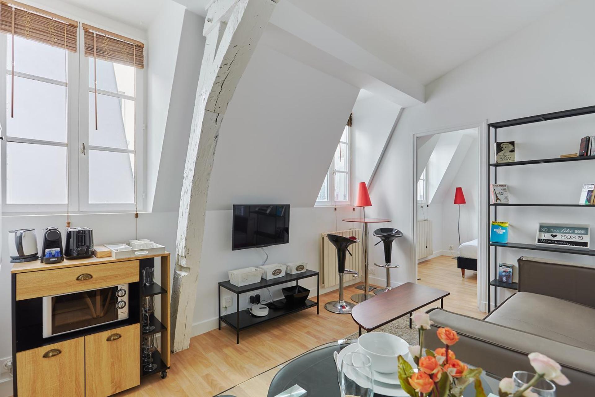 Charming 1 Bedroom Flat Coeur Du Marais By Prestige Apartment Paris